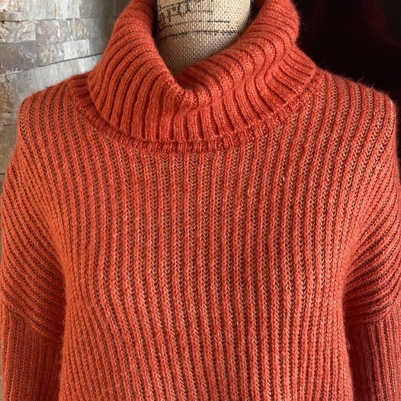 Old Navy dark rust (orange) cozy heathered rib-knit turtleneck sweater - Picture 3 of 16
